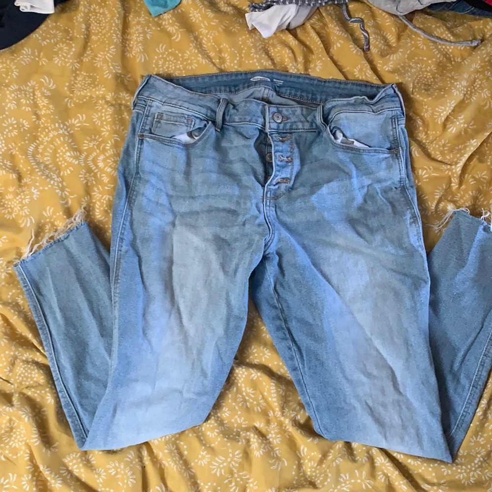 Light wash old navy rockstar jeans